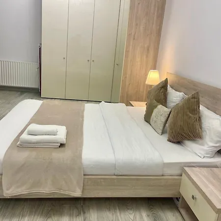Apartment Adress Ad8 *